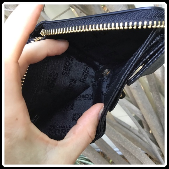 Michael Kors wallet - Picture 7 of 7
